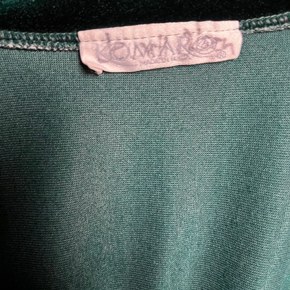 Komar ~ Vintage ~ Women’s Large ~ Velvet ~ Green Robe W/ Floral Lace - Picture 16 of 16